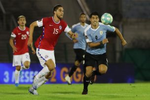 ¿Se lo gritó en la cara? El gesto de Suárez a Sierralta tras el agónico gol de Uruguay