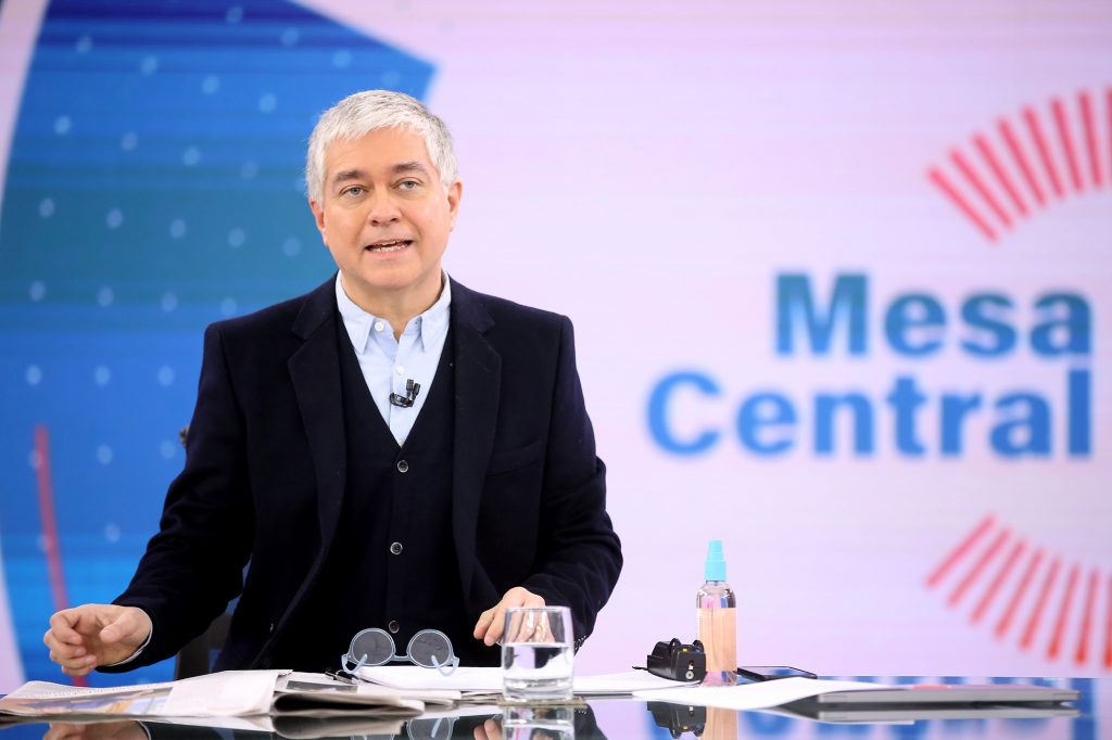 Canal 13 consolida sus programas políticos: “Mesa central” logra primer lugar en rating comercial