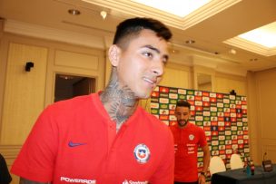 Erick Pulgar llegó a Chile tras un duro viaje de 30 horas para sumarse a la Roja