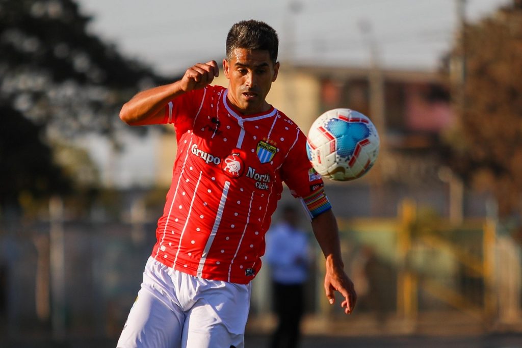 Melipilla y Magallanes empataron y Ñublense se escapa en la Primera B