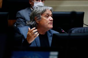 Inician retiro de ventilación mecánica del senador Navarro