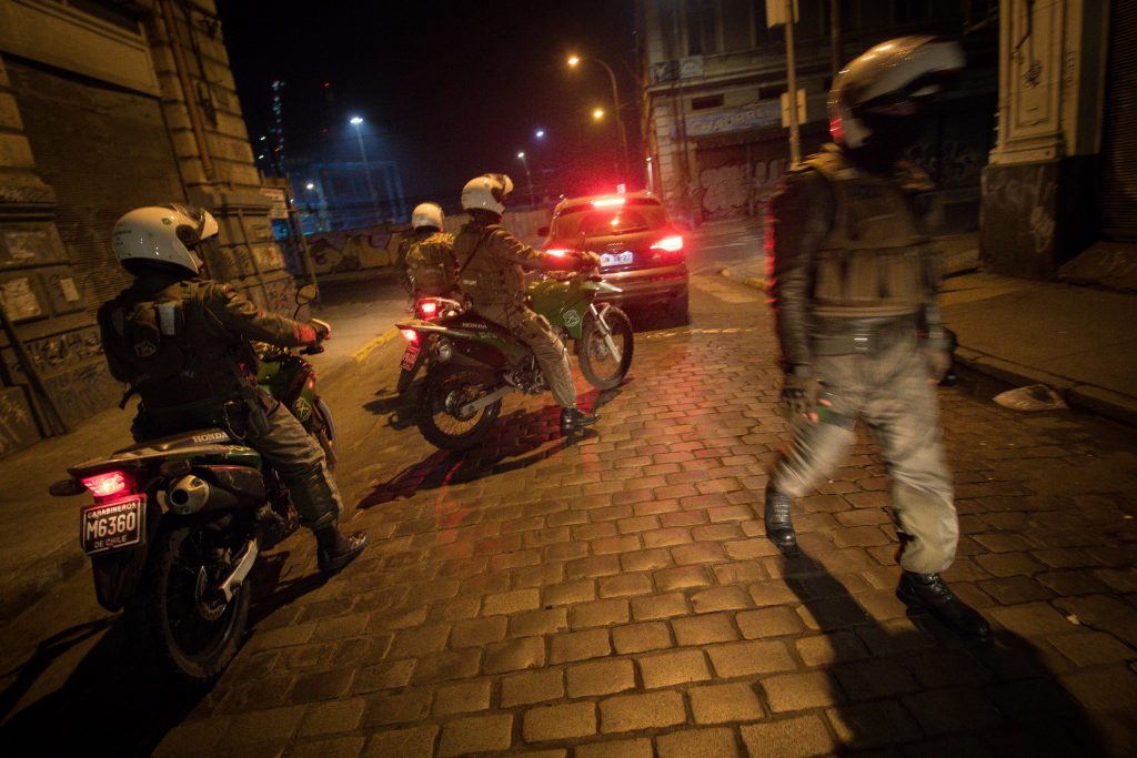 Fiesta clandestina en Cerro Navia deja 11 detenidos la madrugada de este sábado