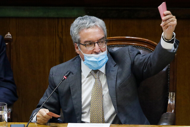 Defensa de ministro Víctor Pérez: “Esta acusación desprecia a la política”
