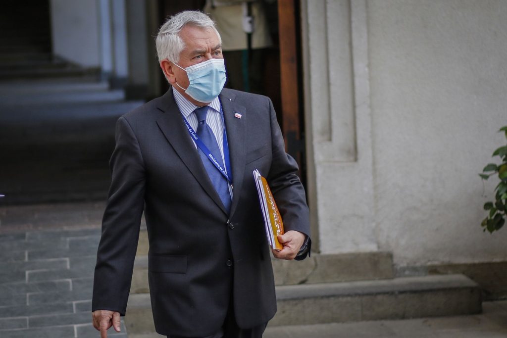 Ministro Paris destacó aumento a $8.000 per cápita para la Atención Primaria de Salud