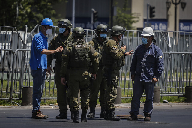 GOPE realizó operación frente de La Moneda