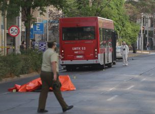 Ciclista murió atropellada por bus del transporte público