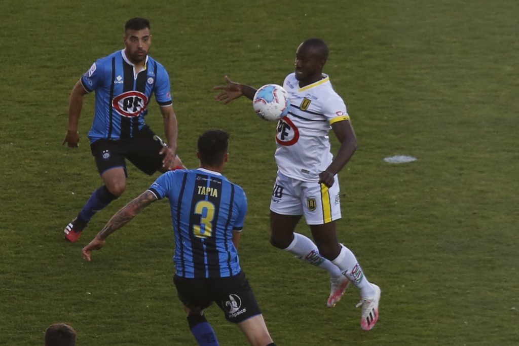 Huachipato superó a Universidad de Concepción y se mete en zona de Copa Sudamericana
