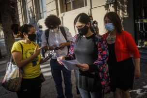 Piden investigar retención de 8 mil cajas de alimentos en gimnasio de Conchalí