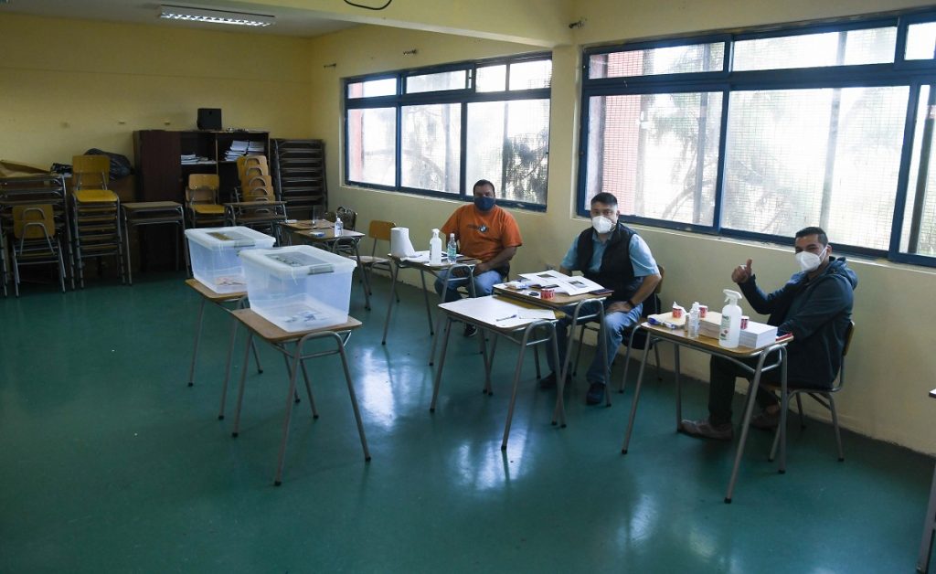 Estudio reveló que participación electoral en comunas pobres aumentó en un 17% en las últimas elecciones