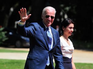 Cathy Barriga y Joaquín Lavín sacan a relucir fotos del día que conocieron a Joe Biden en Chile