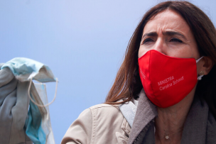 Llaman a no dejar mascarillas y guantes en la arena de playas de Viña del Mar