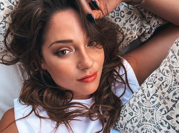 Con un bikini de “animal print”: “Kel” Calderón sorprendió a sus seguidores con jugada fotografía de sus vacaciones