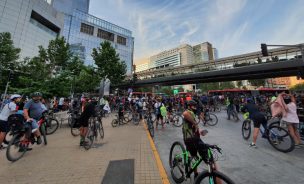 Se registra manifestación en Santiago por ciclista fallecida