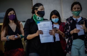 Diputadas y organizaciones feministas entregaron carta en La Moneda