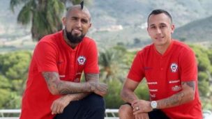 Arturo Vidal y Fabián Orellana ya viajan a Chile para sumarse a los trabajos de la Roja de cara a las Clasificatorias