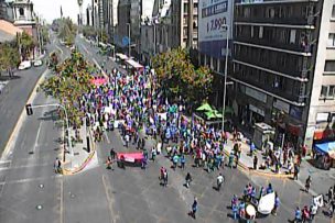 Funcionarios de la Salud marchan por la Alameda