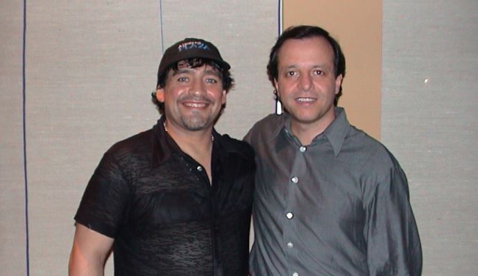 Alberto Plaza recuerda el fanatismo de Maradona con su música: “Nunca olvidaré la emoción con que cantaba mis canciones abrazando a sus hijas”