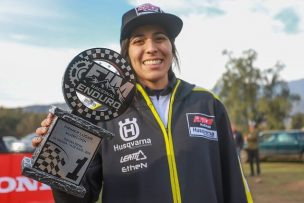 Tania González tuvo un duro debut en Mundial de Moto Enduro en Portugal