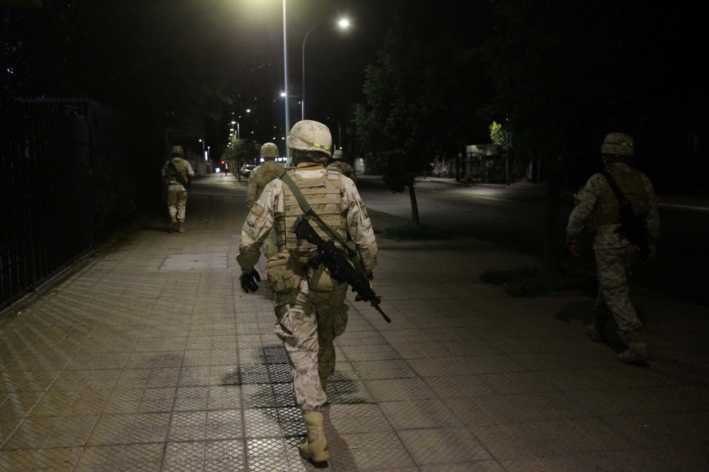 Recoleta: Detienen a vocal de mesa por llegar en aparente estado de ebriedad e insultar a militares