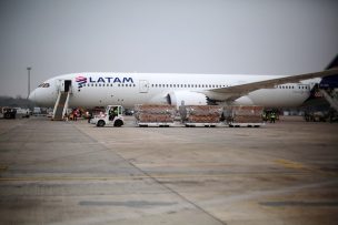 Detienen a sujeto por gritar que tenía una bomba en avión que se dirigía hacia Antofagasta