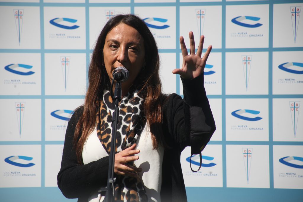 “No me gusta que se pasen de listos”: ministra Pérez expresó su molestia por contagios de coronavirus en el fútbol chileno
