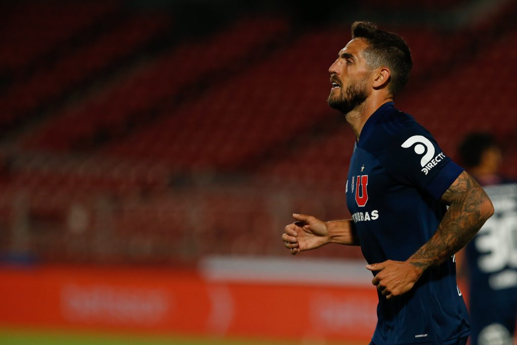 Joaquín Larrivey: “Me encantaría quedarme en la ‘U’. Estoy feliz jugando aquí”