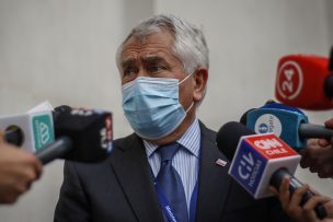 Ministro Paris manifestó preocupación por casos activos de coronavirus