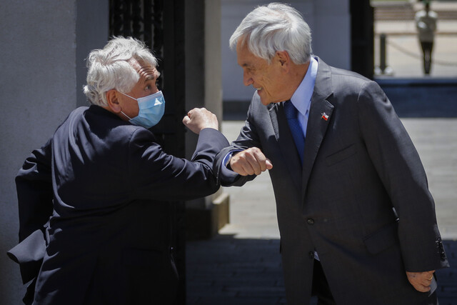 Ministro Paris indica que sería “buena señal” que Presidente Piñera se autodenuncie por no utilizar mascarilla