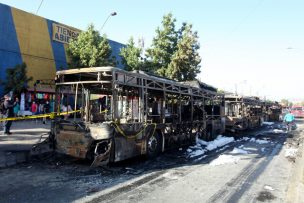 Intendencia Metropolitana presenta querellas por la quema de cuatro buses eléctricos