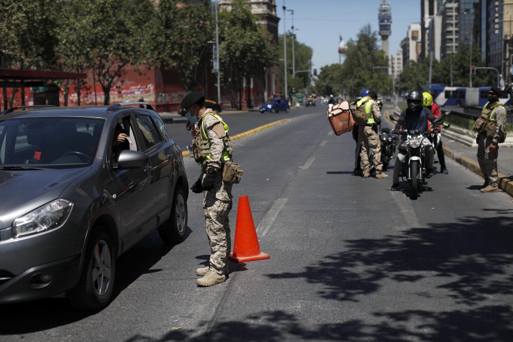 Segundo día de cuarentena en R.M: Al menos 523 detenidos, 184 vehículos devueltos y 29 infracciones en el comercio