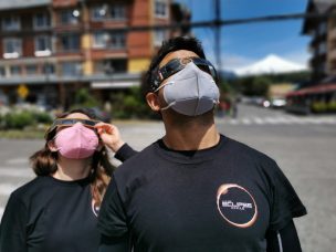 Pese a la pandemia: Unas 100 mil personas ya llegaron a Pucón para presenciar el eclipse total de Sol