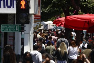 Viña continúa con programas de entrega de alimentos y ayuda a adultos mayores