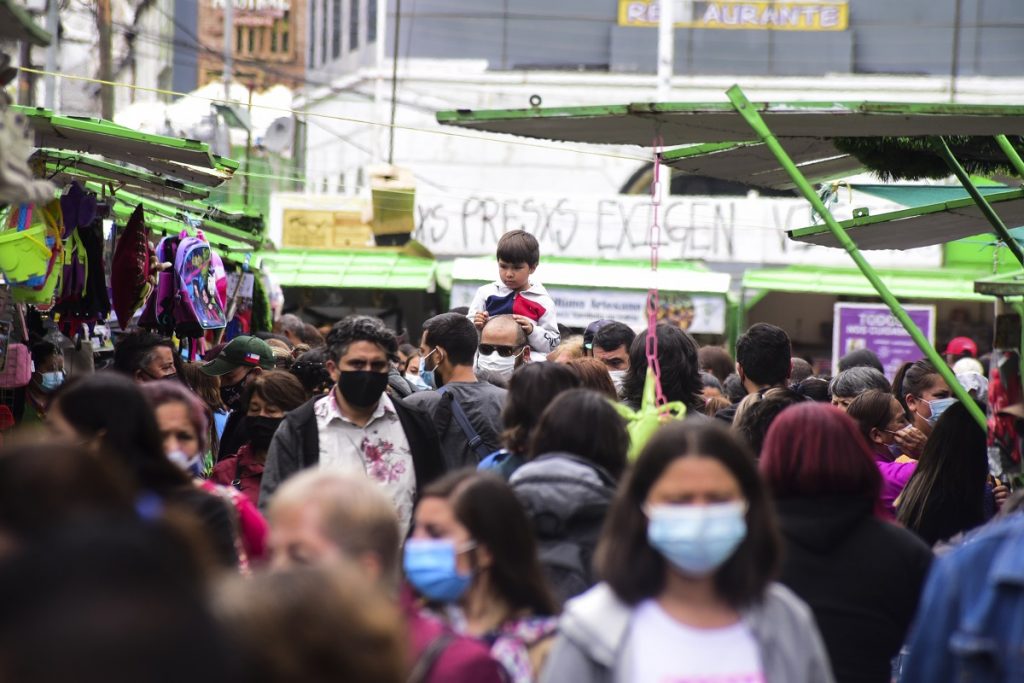 Proyectan despidos de cerca de 30 mil empleados a honorarios en sector público