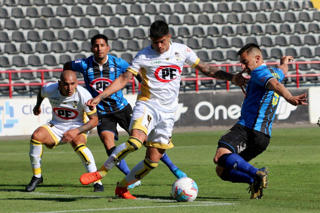 Coquimbo Unido superó a Huachipato en el sur y complica a Colo Colo