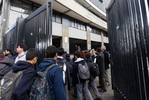 Mineduc invita a estudiantes a escribir microcuentos en inglés