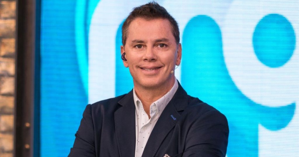 “Tu carita no cambia”: José Miguel Viñuela compartió postal del recuerdo y recibió positivos comentarios