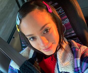 Rocío Toscano “enamoró” a sus fanáticos con tierna postal navideña: evidenció su pancita de embarazo