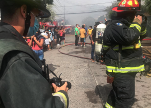 Incendio se registra en San Joaquín: al menos cuatro casas afectadas