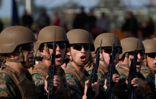 Ejército admite por primera vez en sus filas a un hombre trans