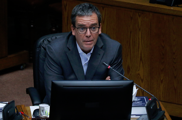 Harboe renuncia al Senado: “Hoy es tiempo de ser útil: quiero ser constituyente”