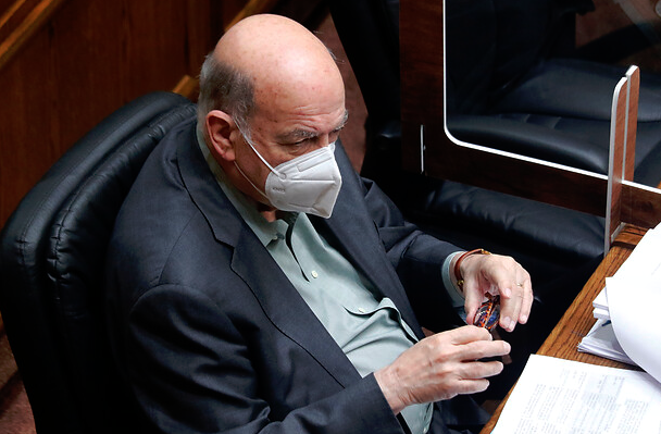 Senador Insulza: Bonificación para los funcionarios de la salud “es de justicia”