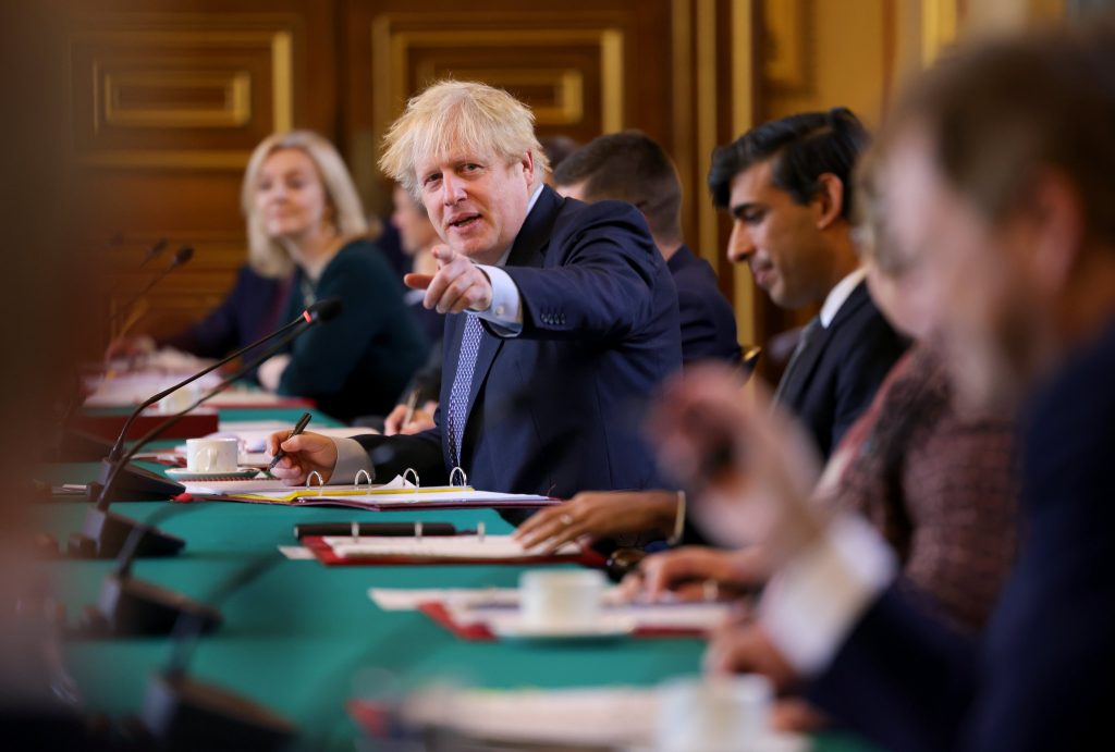 Boris Johnson valoró la aprobación de la vacuna de Pfizer en Reino Unido: “Nos permitirá recuperar nuestras vidas”