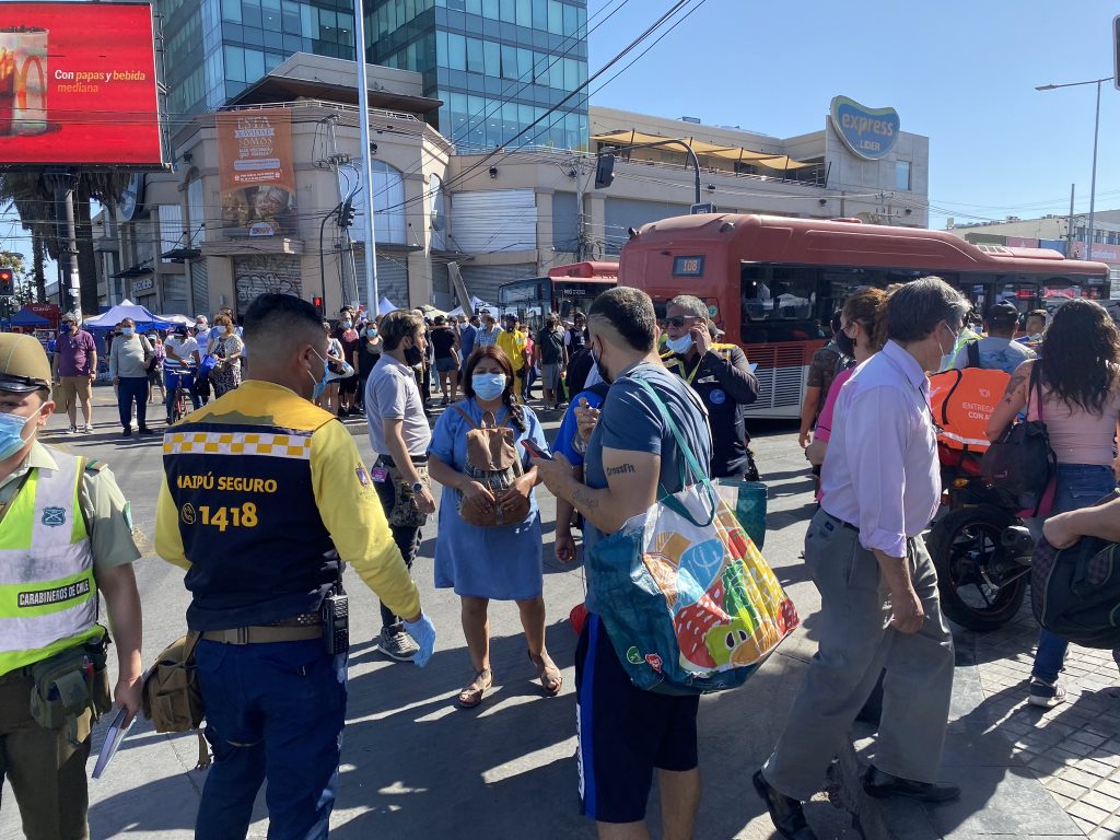 Una víctima fatal y cuatro heridos dejó balacera en feria navideña de Maipú