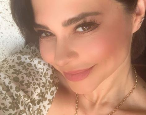 “Ponte guapa para ti”: Antonella Ríos provoca con infartante y tonificado desnudo [FOTO]