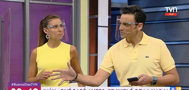 Gonzalo Ramírez y Carolina Escobar fueron “troleados” por su colorida vestimenta en TVN