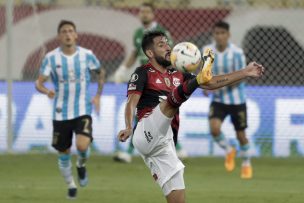 Mauricio Isla sorprendió y comparó a su técnico Rogerio Ceni con ex DT de la Roja