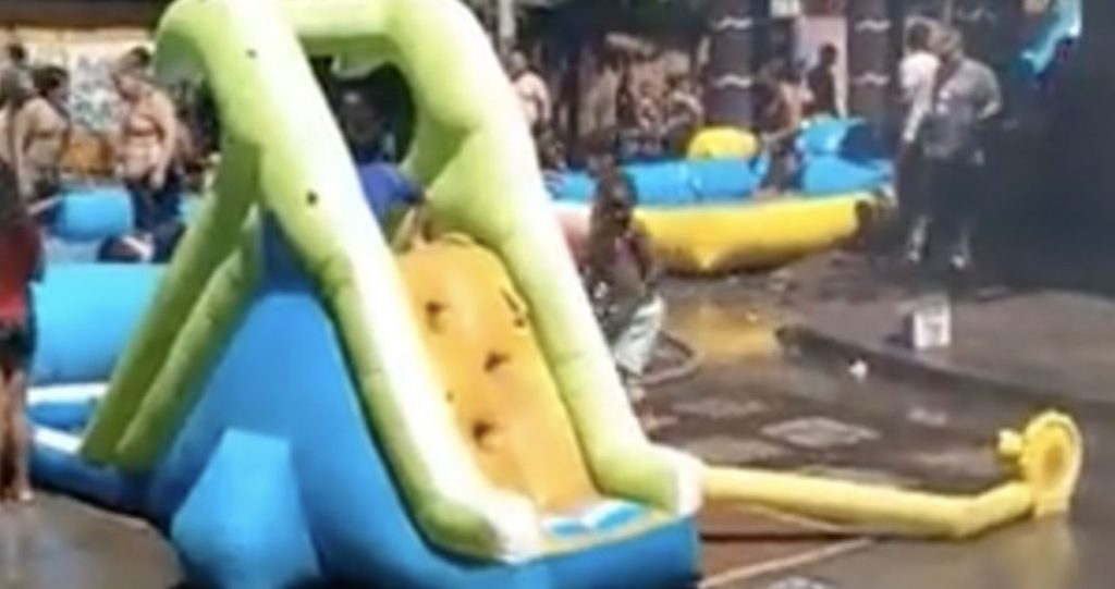 La Pintana se querella por masiva “Fiesta del Agua” sin medidas sanitarias