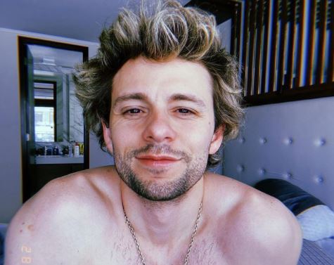 Joaquín Méndez impresionó con video por la “Fase 2”: Fue comparado con el cantante Harry Styles