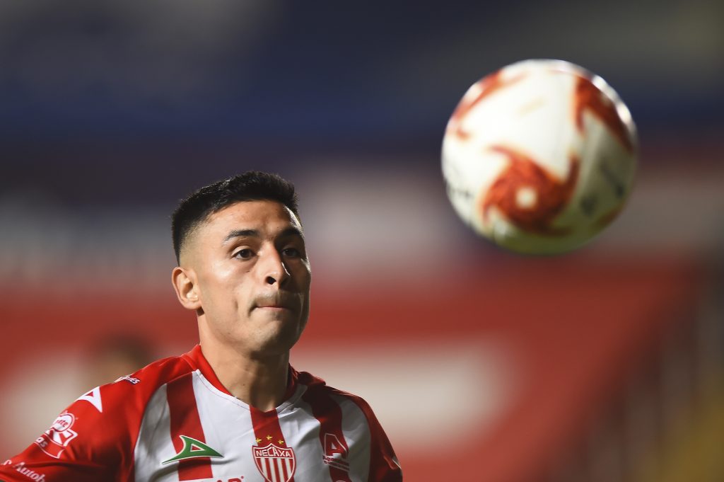 El “blooper” que empañó la oficialización de Claudio Baeza en su nuevo club