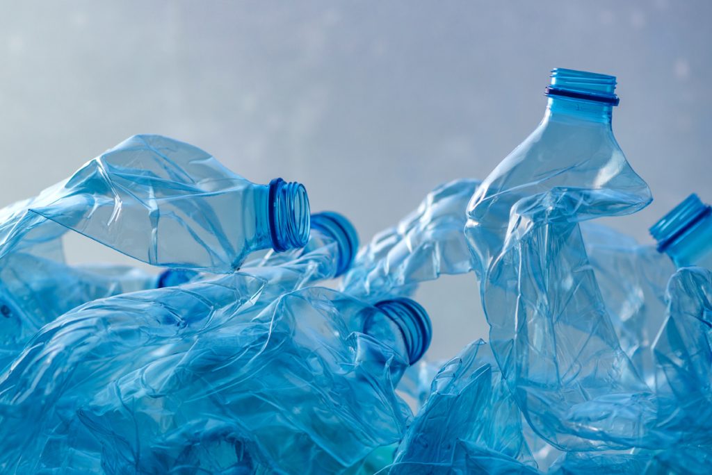 “29 mil toneladas de plástico al año”: Fundador de Empaque Sustentable explicó en qué consiste nueva ley que elimina el plástico de un solo uso